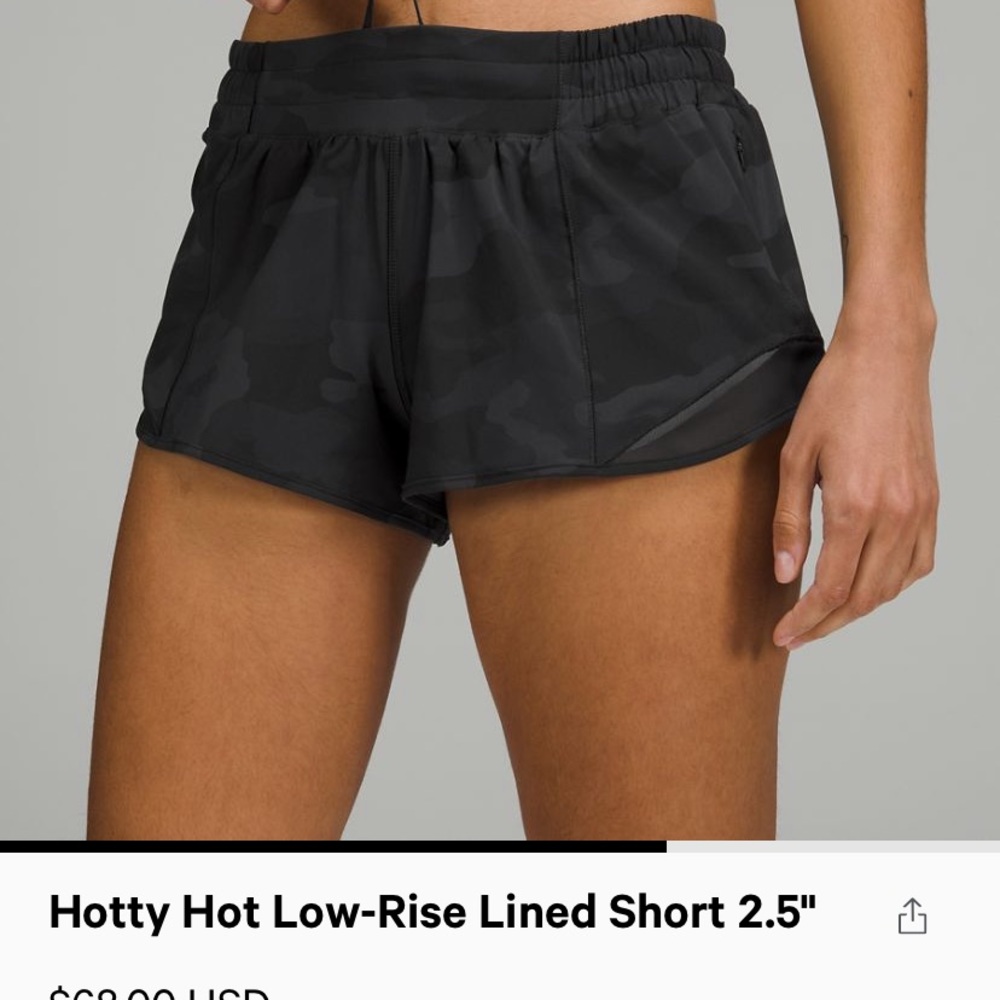 Lululemon hotty hot low rise 2.5” shorts